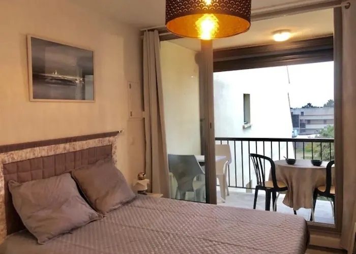 303, Heliopolis J Au Village Naturiste